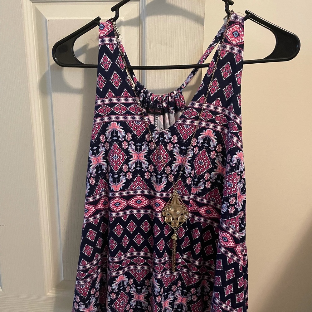 Juniors tank with accent necklace